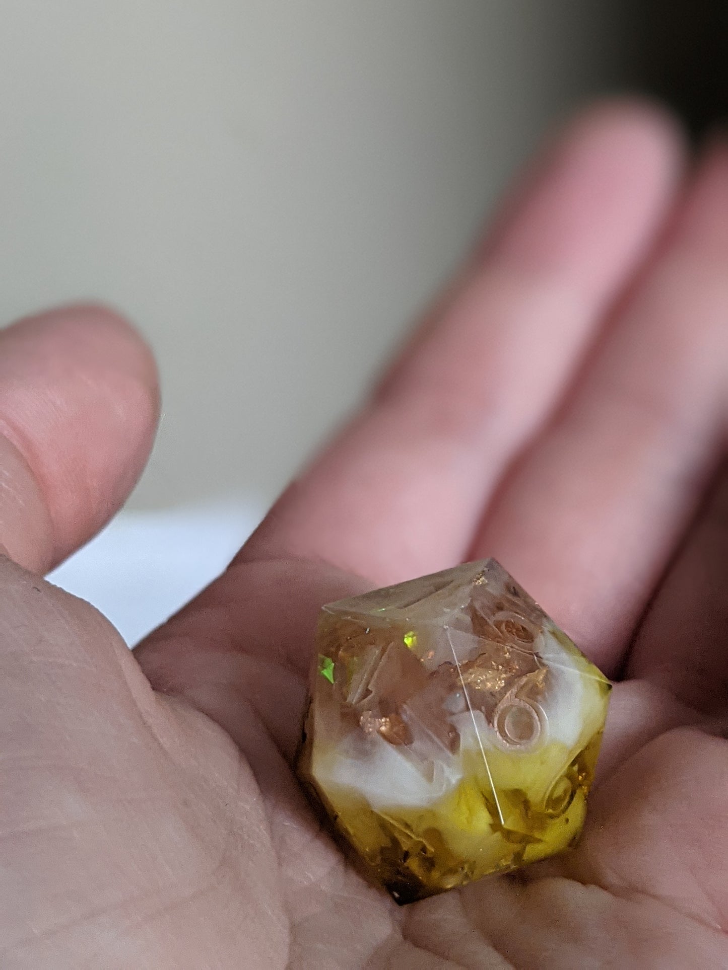 Sharp Edge D20-Raw Citrine