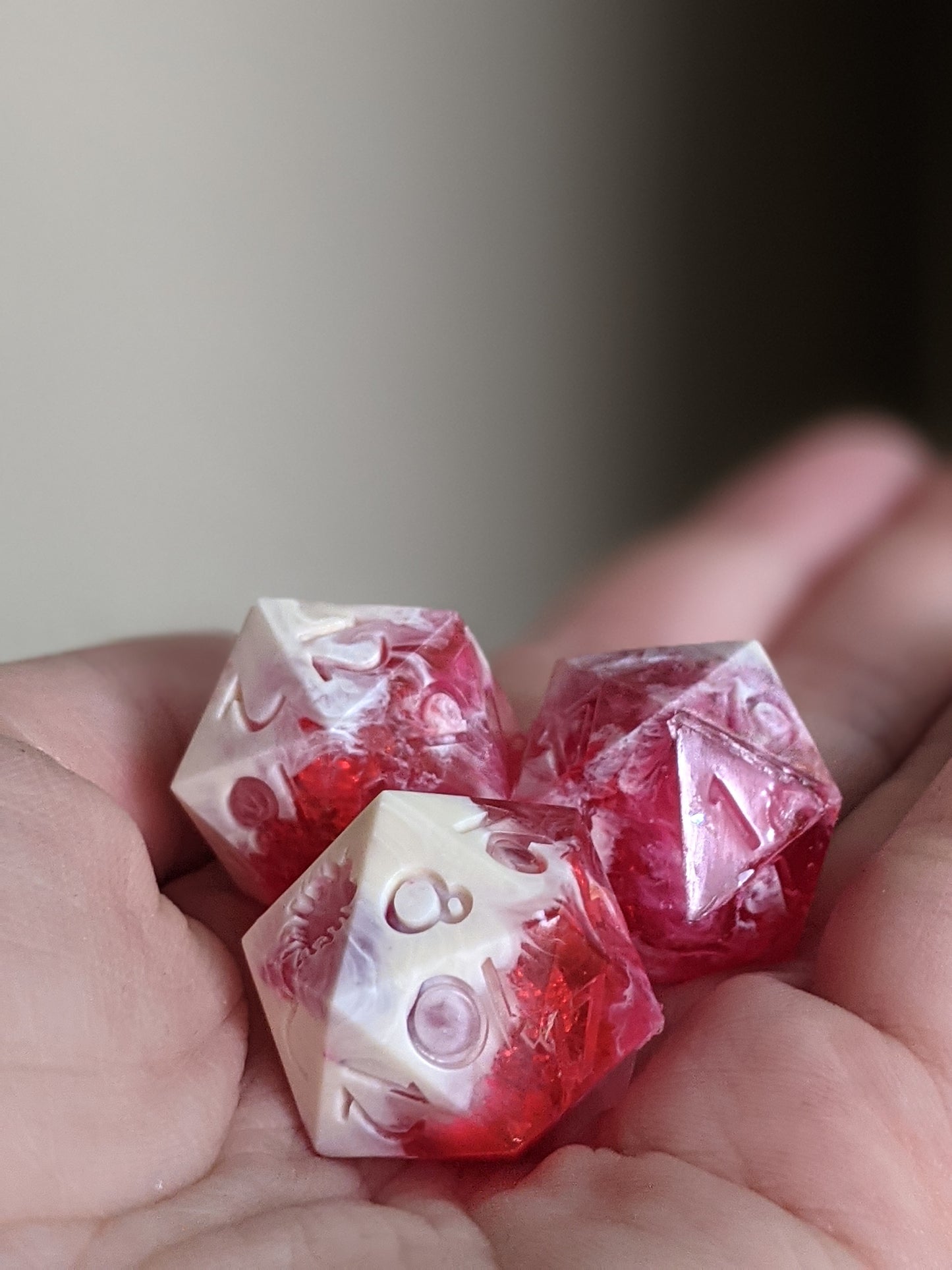 Standard Sharp Edge D20-Raw Blood&Bones