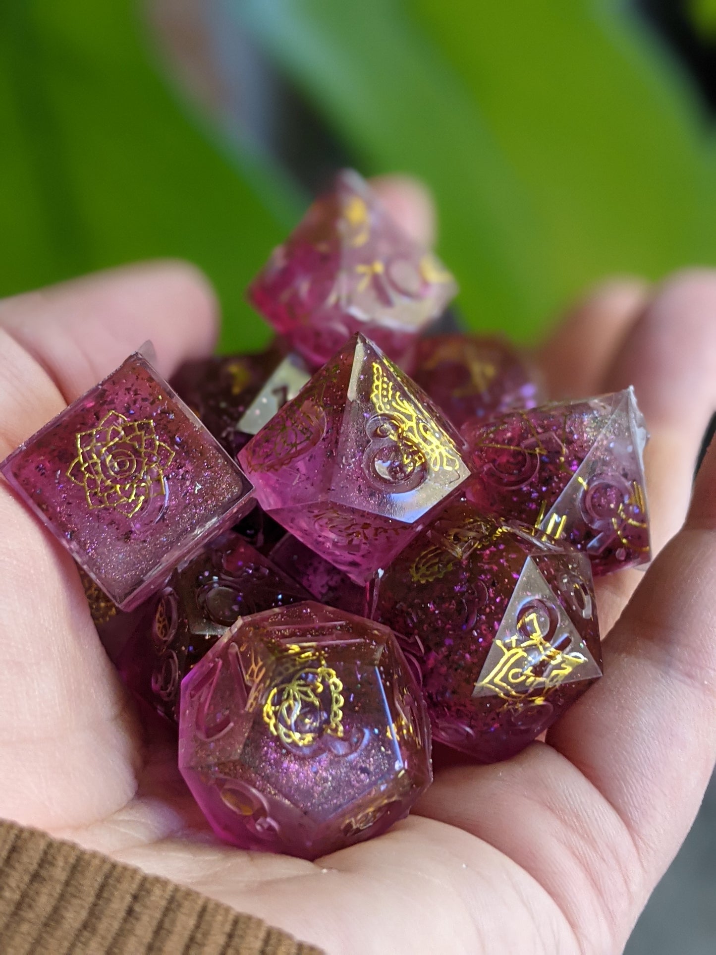 Sharp Edge 7-Piece Dice Set- Raw Royal Gold pomegranate